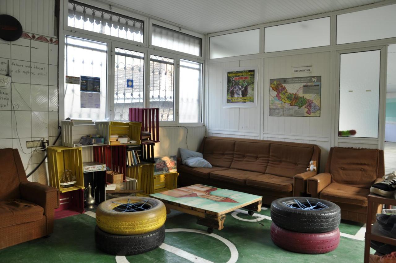 Canal Hostel Şǝki Eksteriør billede